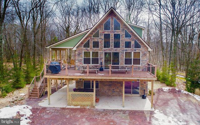 87 PINEKNOLL DR, Lake Harmony, PA 18624