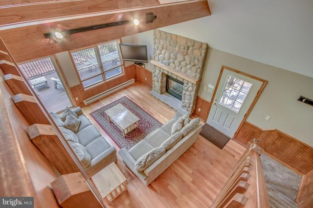 87 PINEKNOLL DR, Lake Harmony, PA 18624