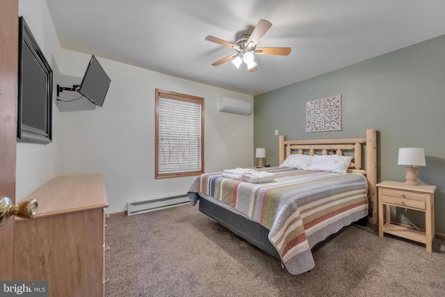 87 PINEKNOLL DR, Lake Harmony, PA 18624