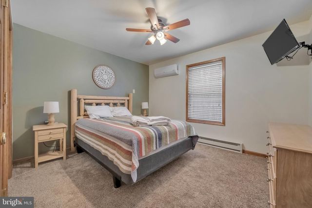87 PINEKNOLL DR, Lake Harmony, PA 18624