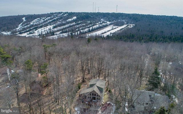87 PINEKNOLL DR, Lake Harmony, PA 18624