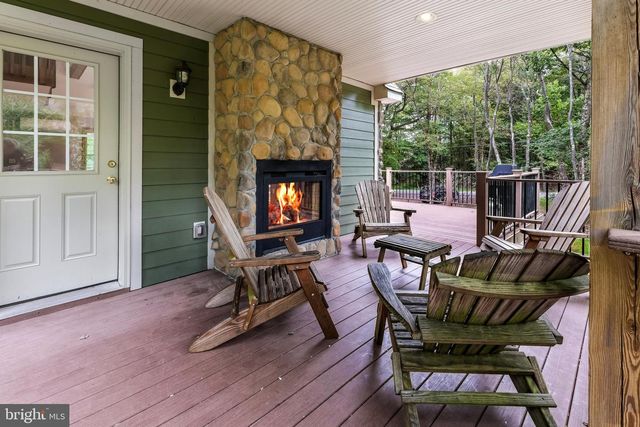 87 PINEKNOLL DR, Lake Harmony, PA 18624