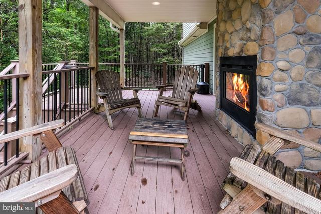 87 PINEKNOLL DR, Lake Harmony, PA 18624
