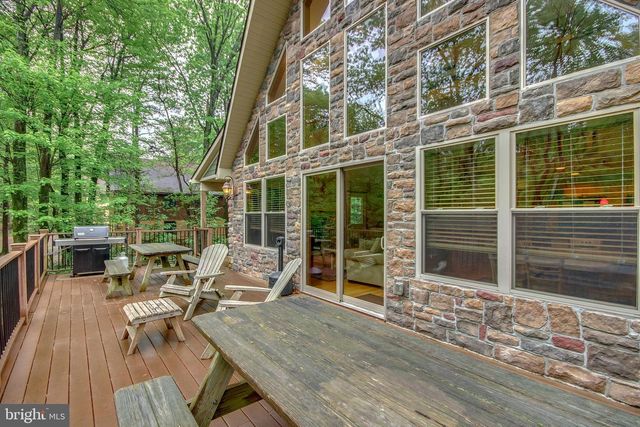 87 PINEKNOLL DR, Lake Harmony, PA 18624