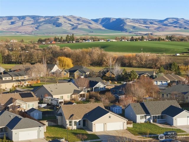80 Whistling Duck Road, Walla Walla, WA 99362