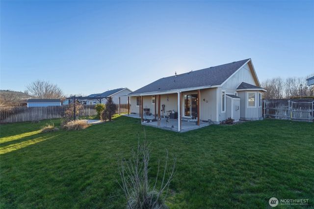 80 Whistling Duck Road, Walla Walla, WA 99362