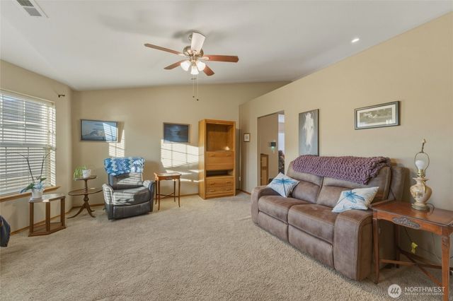 80 Whistling Duck Road, Walla Walla, WA 99362