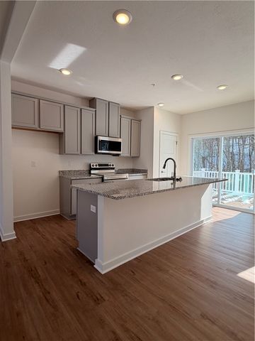 2002 Canterbury Dr 212D, Imperial, PA 15126