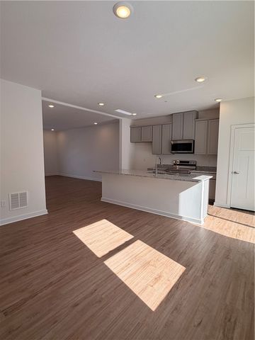 2002 Canterbury Dr 212D, Imperial, PA 15126