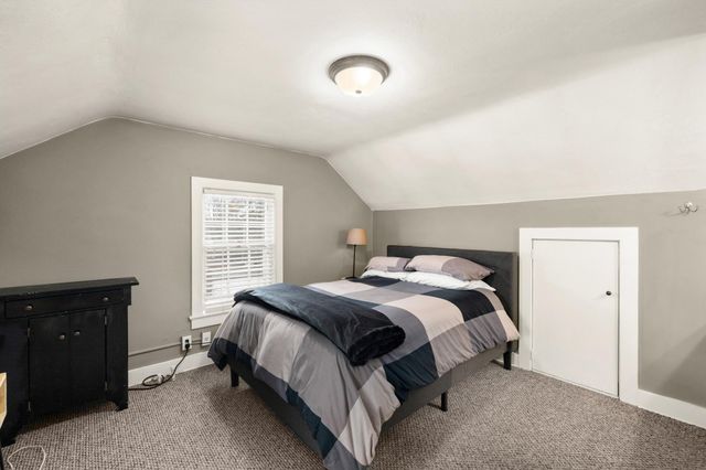 1502 8th Street S, Fargo, ND 58103