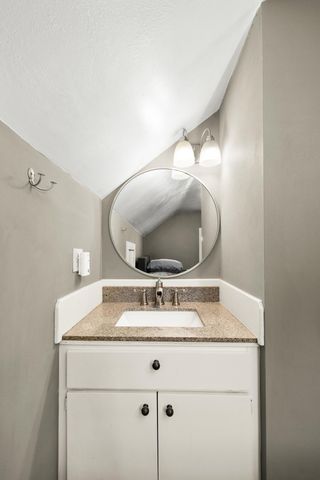 1502 8th Street S, Fargo, ND 58103