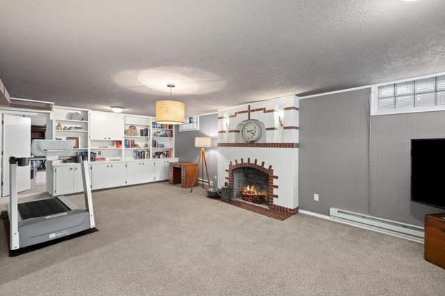 1502 8th Street S, Fargo, ND 58103