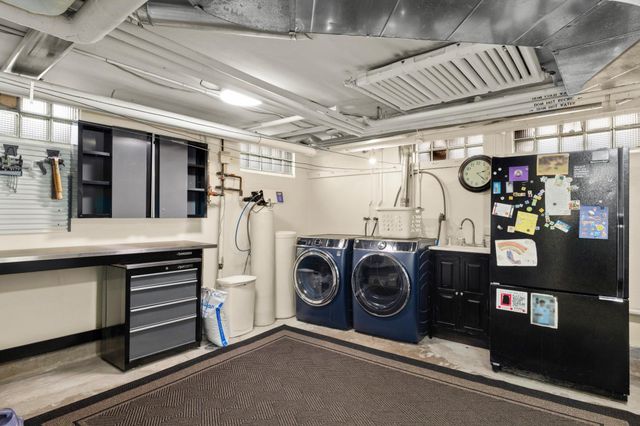 1502 8th Street S, Fargo, ND 58103