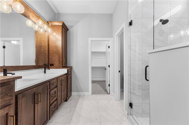 17139 S Barstow Street, Olathe, KS 66062