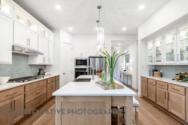 22701 Golden Daisy LN, Lago Vista, TX 78645