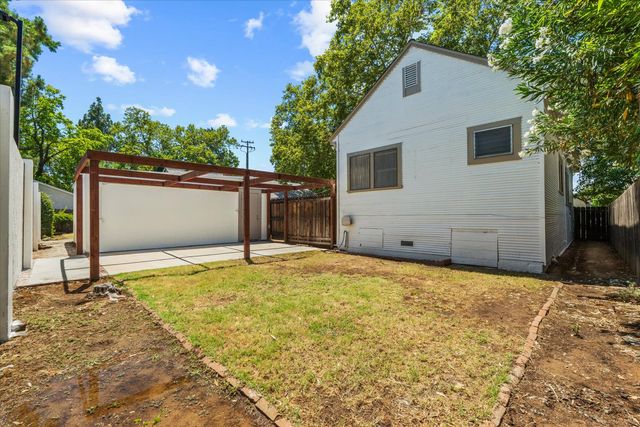851 38th St, Sacramento, CA 95816