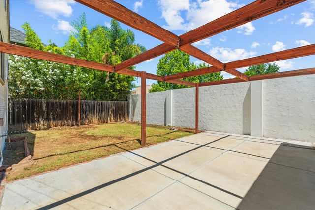 851 38th St, Sacramento, CA 95816