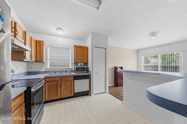 3329 CANCUN Drive E, Jacksonville, FL 32225