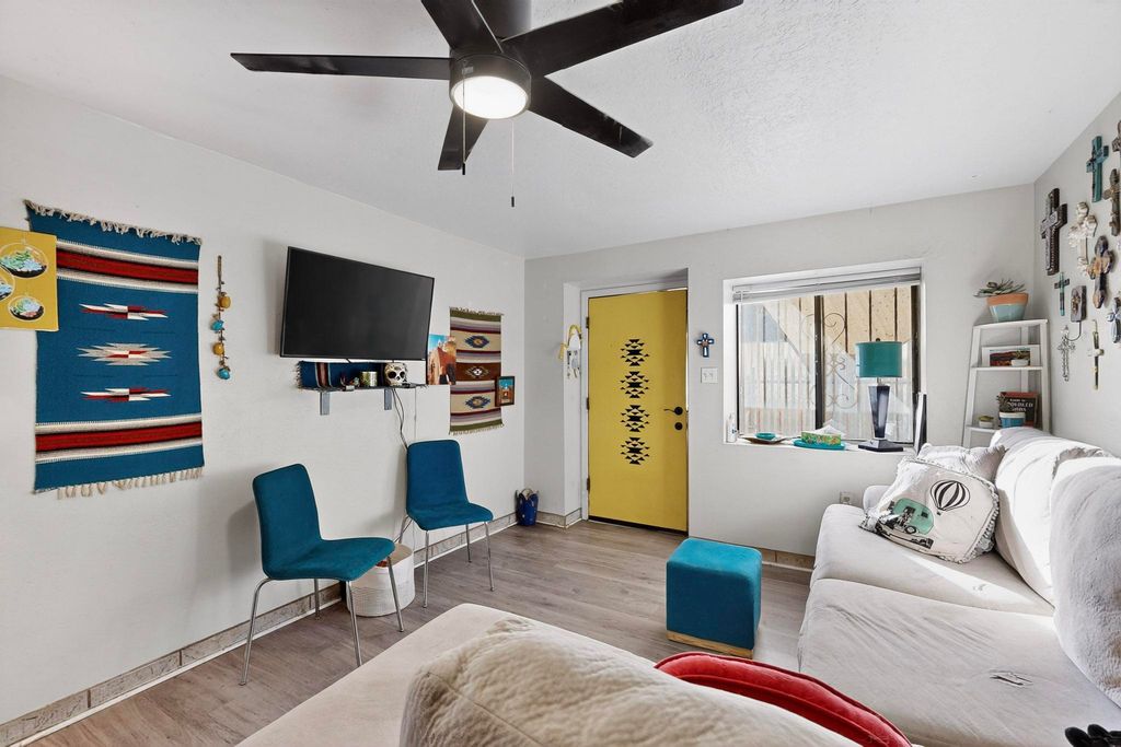 1006 8th Street SW, Albuquerque, NM 87102