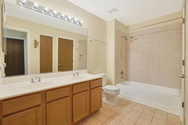 3184 Impressions Drive 3184, Lake In The Hills, IL 60156