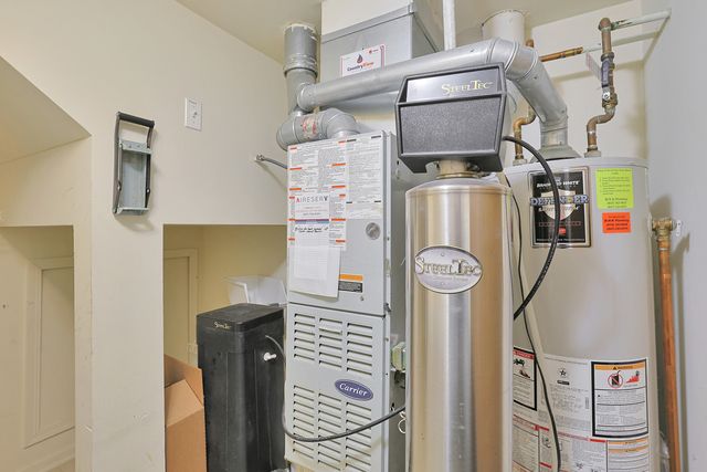 3184 Impressions Drive 3184, Lake In The Hills, IL 60156