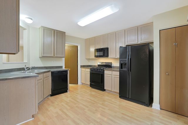 3184 Impressions Drive 3184, Lake In The Hills, IL 60156