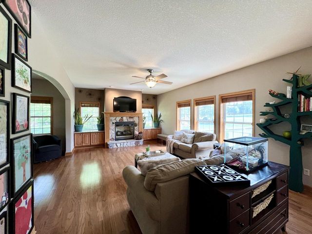 W151N7299 Paseo LANE, Menomonee Falls, WI 53051
