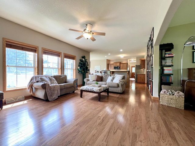 W151N7299 Paseo LANE, Menomonee Falls, WI 53051