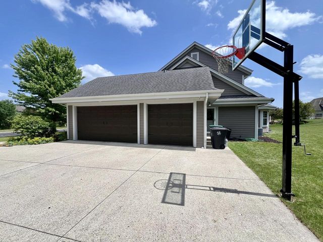 W151N7299 Paseo LANE, Menomonee Falls, WI 53051