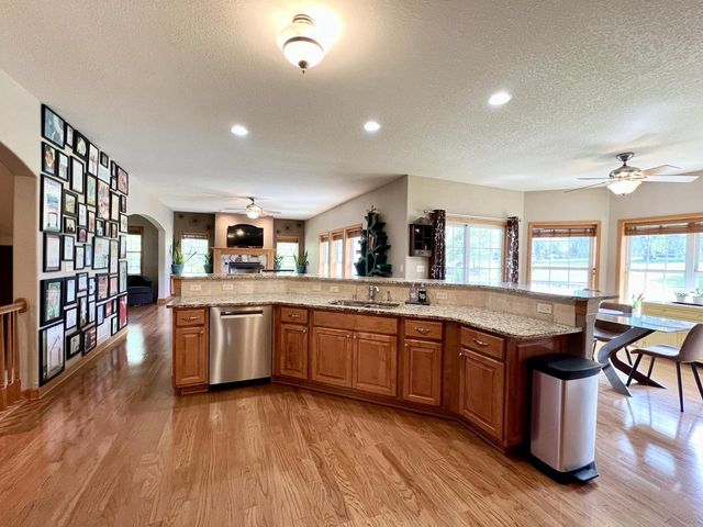 W151N7299 Paseo LANE, Menomonee Falls, WI 53051