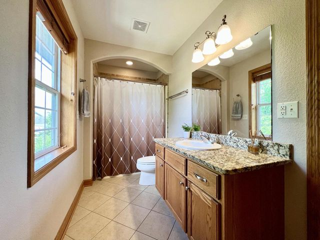 W151N7299 Paseo LANE, Menomonee Falls, WI 53051