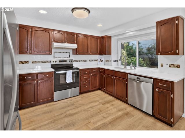 2016 Ne 123RD Ave, Vancouver, WA 98684