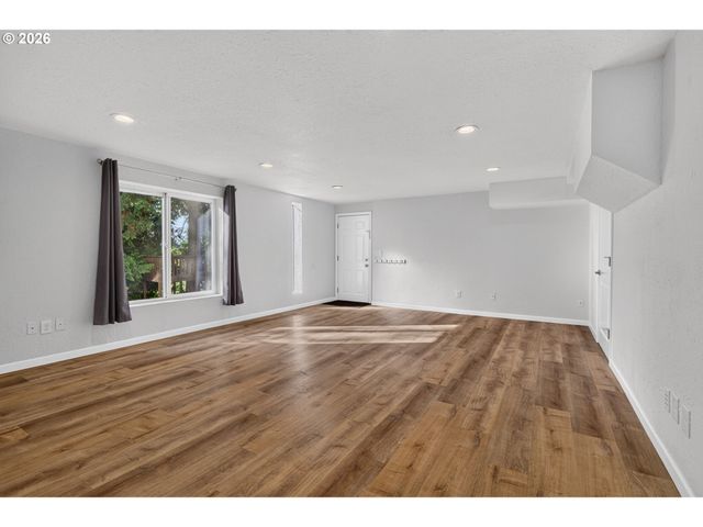 2016 Ne 123RD Ave, Vancouver, WA 98684