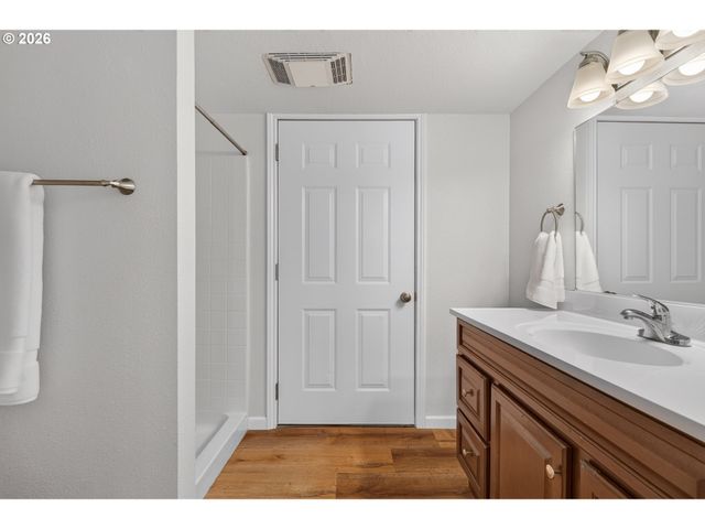 2016 Ne 123RD Ave, Vancouver, WA 98684