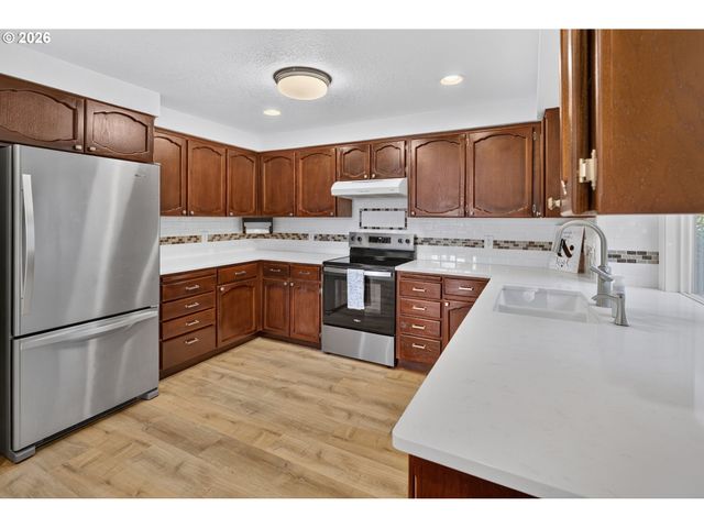 2016 Ne 123RD Ave, Vancouver, WA 98684