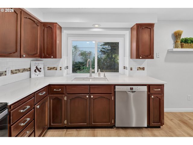 2016 Ne 123RD Ave, Vancouver, WA 98684