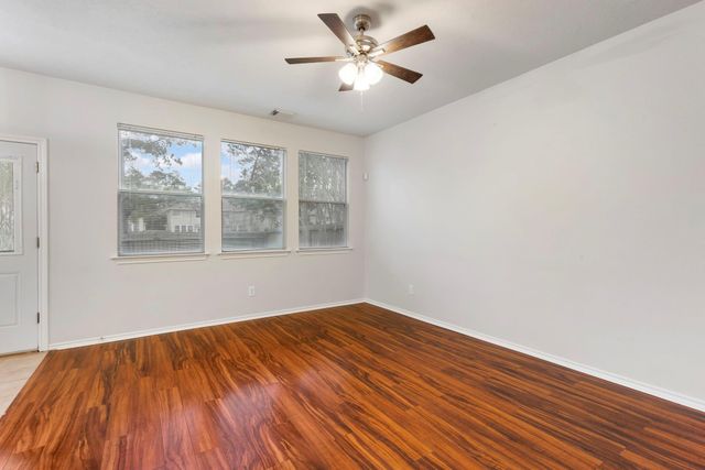 215 W Stedhill Loop, The Woodlands, TX 77384