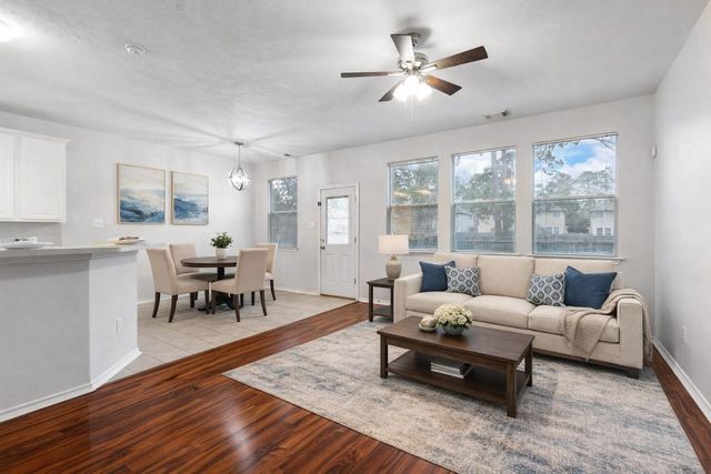 215 W Stedhill Loop, The Woodlands, TX 77384