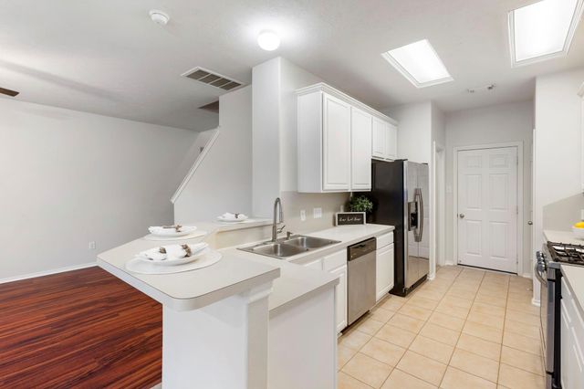 215 W Stedhill Loop, The Woodlands, TX 77384