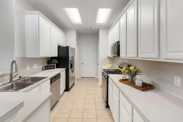 215 W Stedhill Loop, The Woodlands, TX 77384