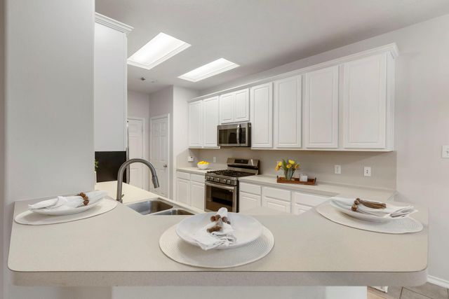 215 W Stedhill Loop, The Woodlands, TX 77384