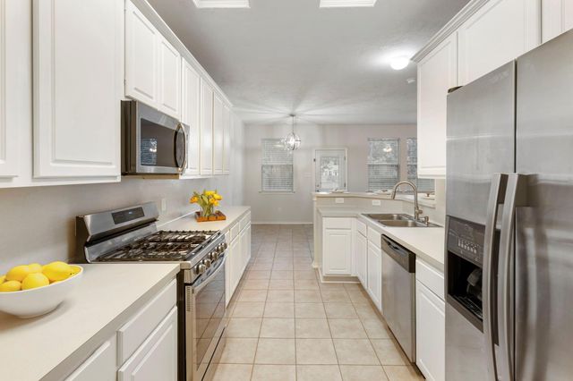 215 W Stedhill Loop, The Woodlands, TX 77384