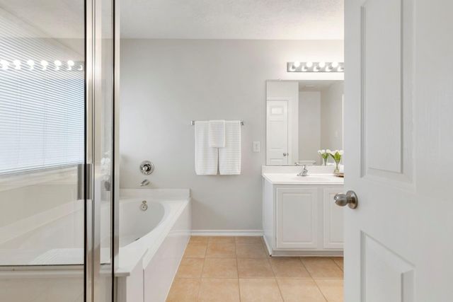 215 W Stedhill Loop, The Woodlands, TX 77384