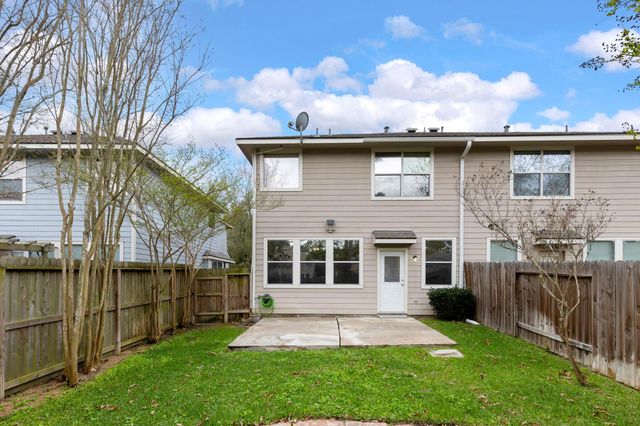 215 W Stedhill Loop, The Woodlands, TX 77384