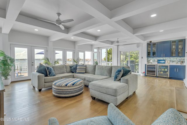 193 Bay Stream Drive, Toms River, NJ 08753