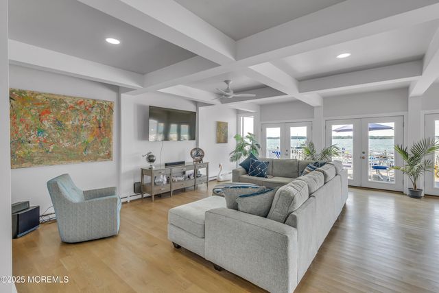 193 Bay Stream Drive, Toms River, NJ 08753