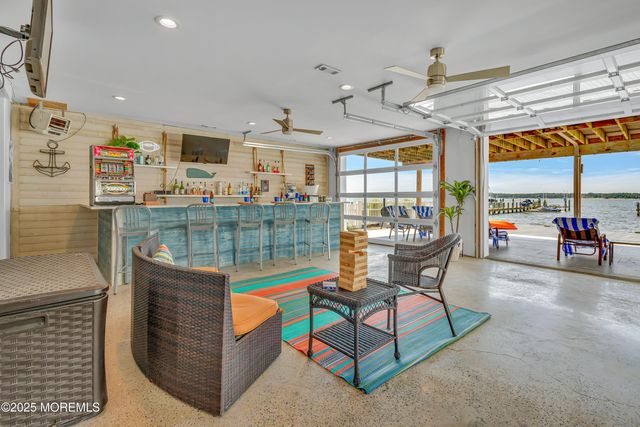 193 Bay Stream Drive, Toms River, NJ 08753