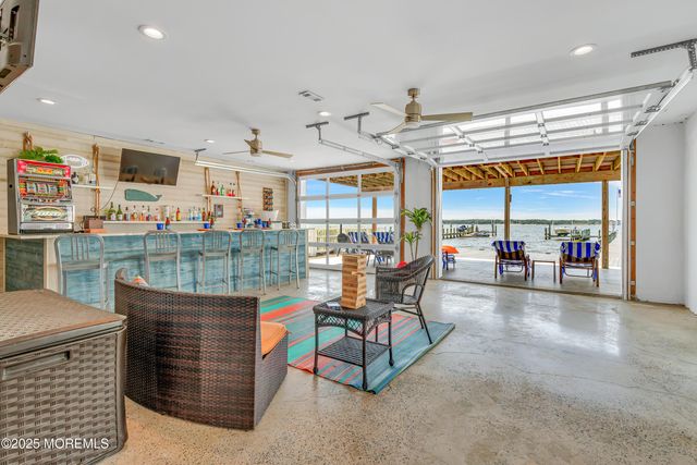 193 Bay Stream Drive, Toms River, NJ 08753