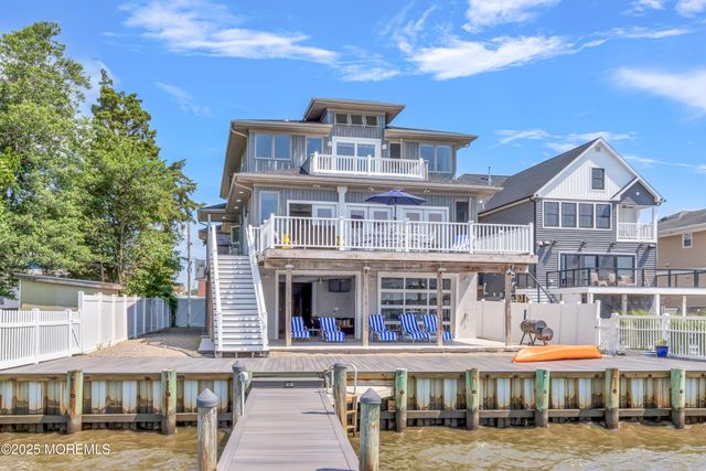 193 Bay Stream Drive, Toms River, NJ 08753