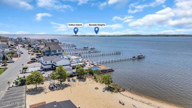 193 Bay Stream Drive, Toms River, NJ 08753